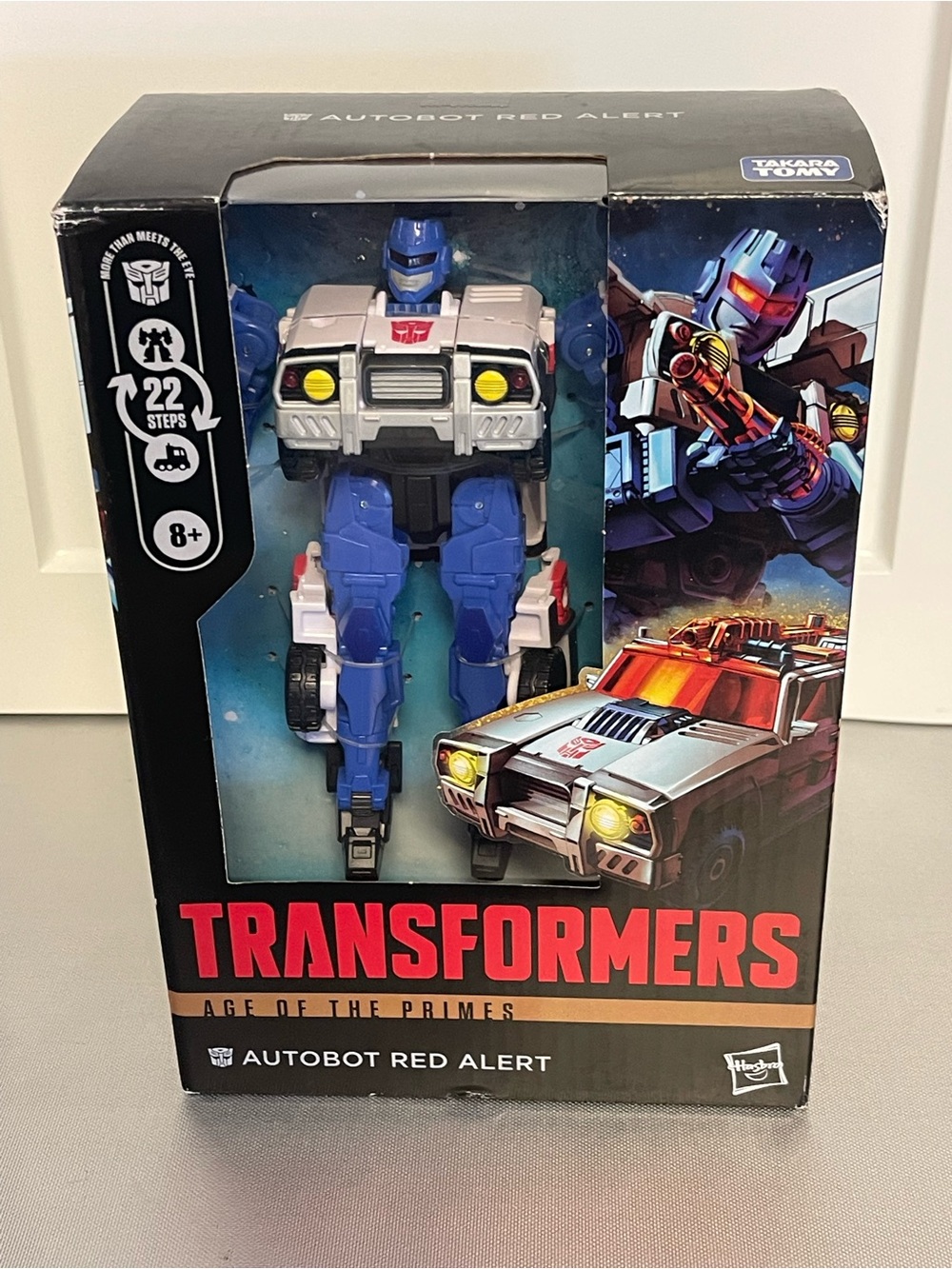 Transformers Ages of the Primes Armanda Autobot Red Alert Action Figure Voyager